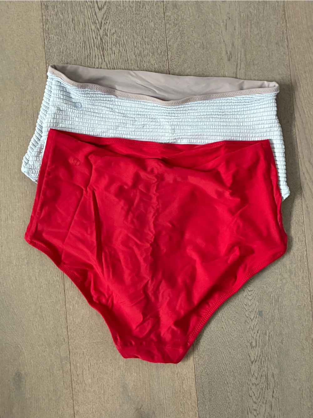 Lululemon women’s swim bottoms
13x14ish inches